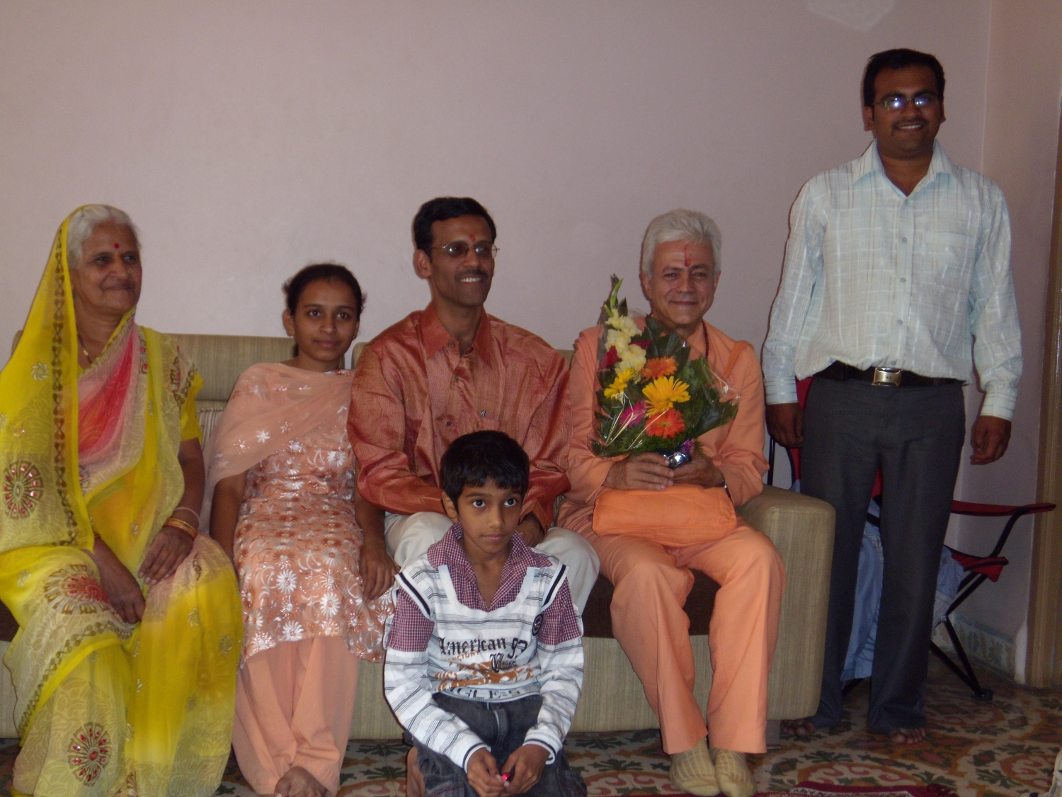 Encontro de H.H. Jagat Guru Amrta Súryánanda Mahá Rája com o Dr. Jagadish Bhutada, Keivalyadhama Yoga Institute, Lonavala, Índia - 2009, Dezembro