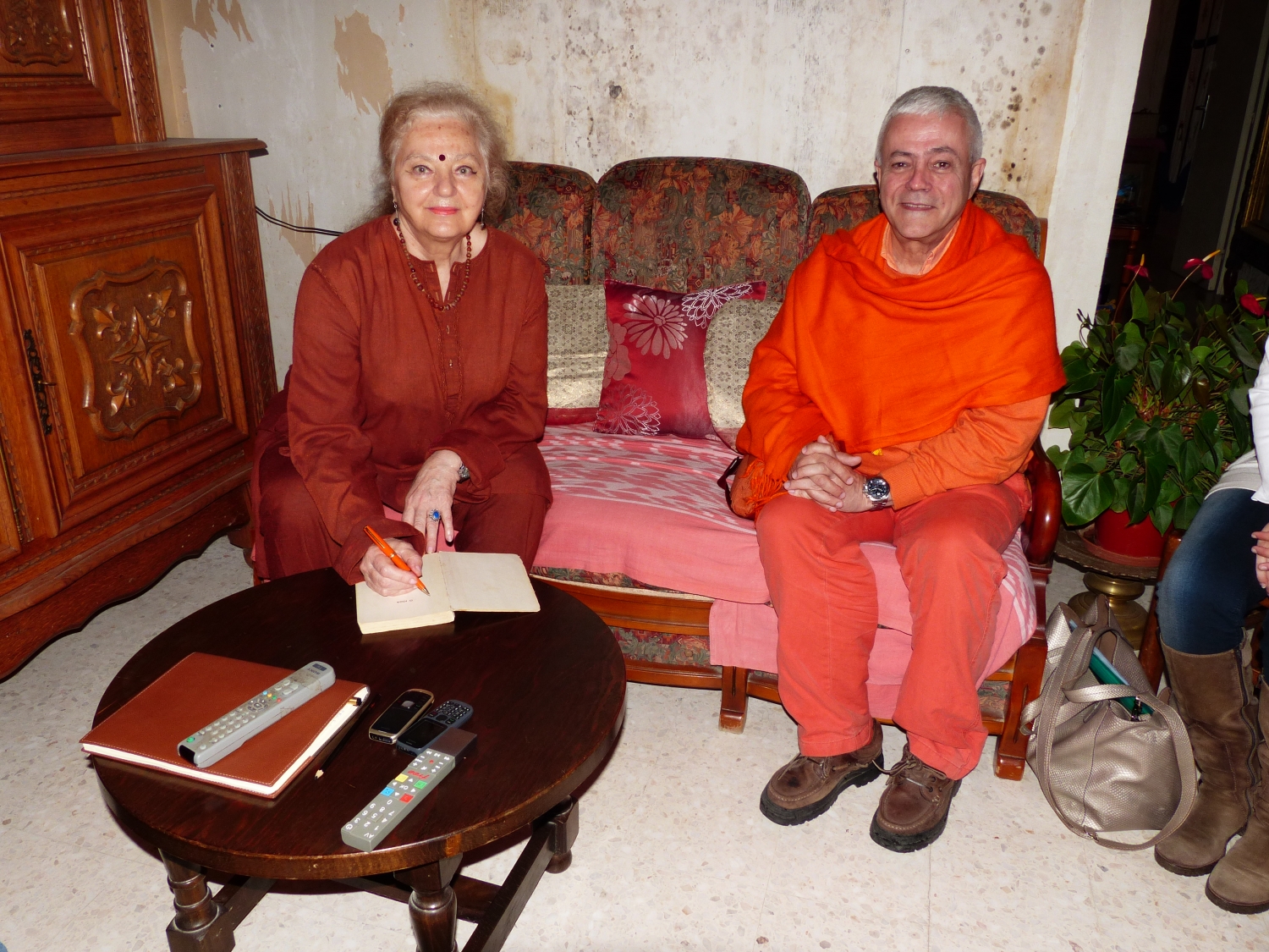 Encuentro de H.H. Jagat Guru Amrta Sūryānanda Mahā Rāja con Tara Michaël - Arles, Provenza - 2013, mayo