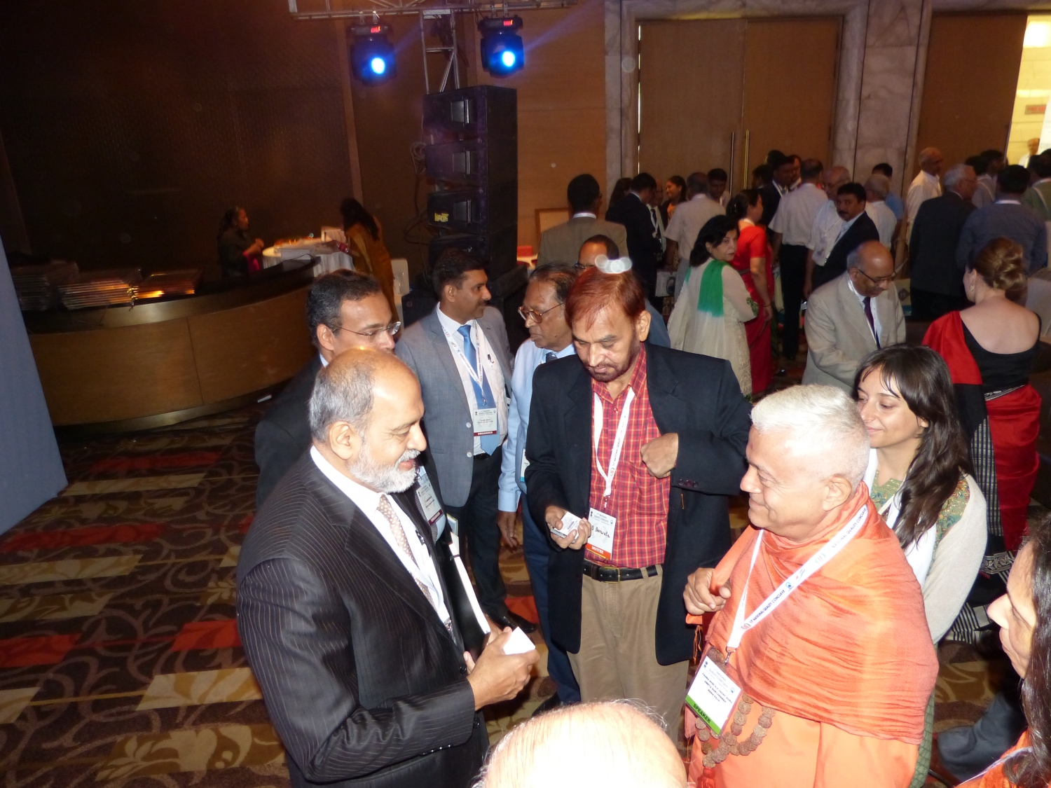 H.H. Jagat Guru Amrta Súryánanda Mahá Rája and Adil Zainulbhai, Chairman of the Quality Council of India