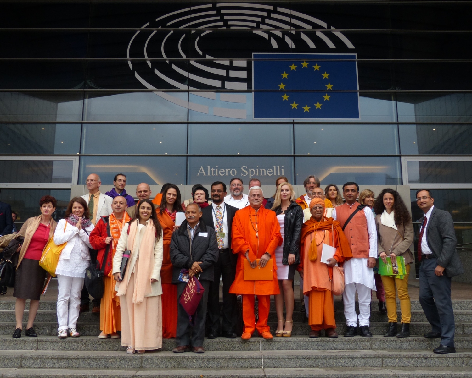 Ceremonia Solemne de Cierre del 2º Congreso Europeo del Yoga - 2016 - Parlamento Europeo de Bruselas